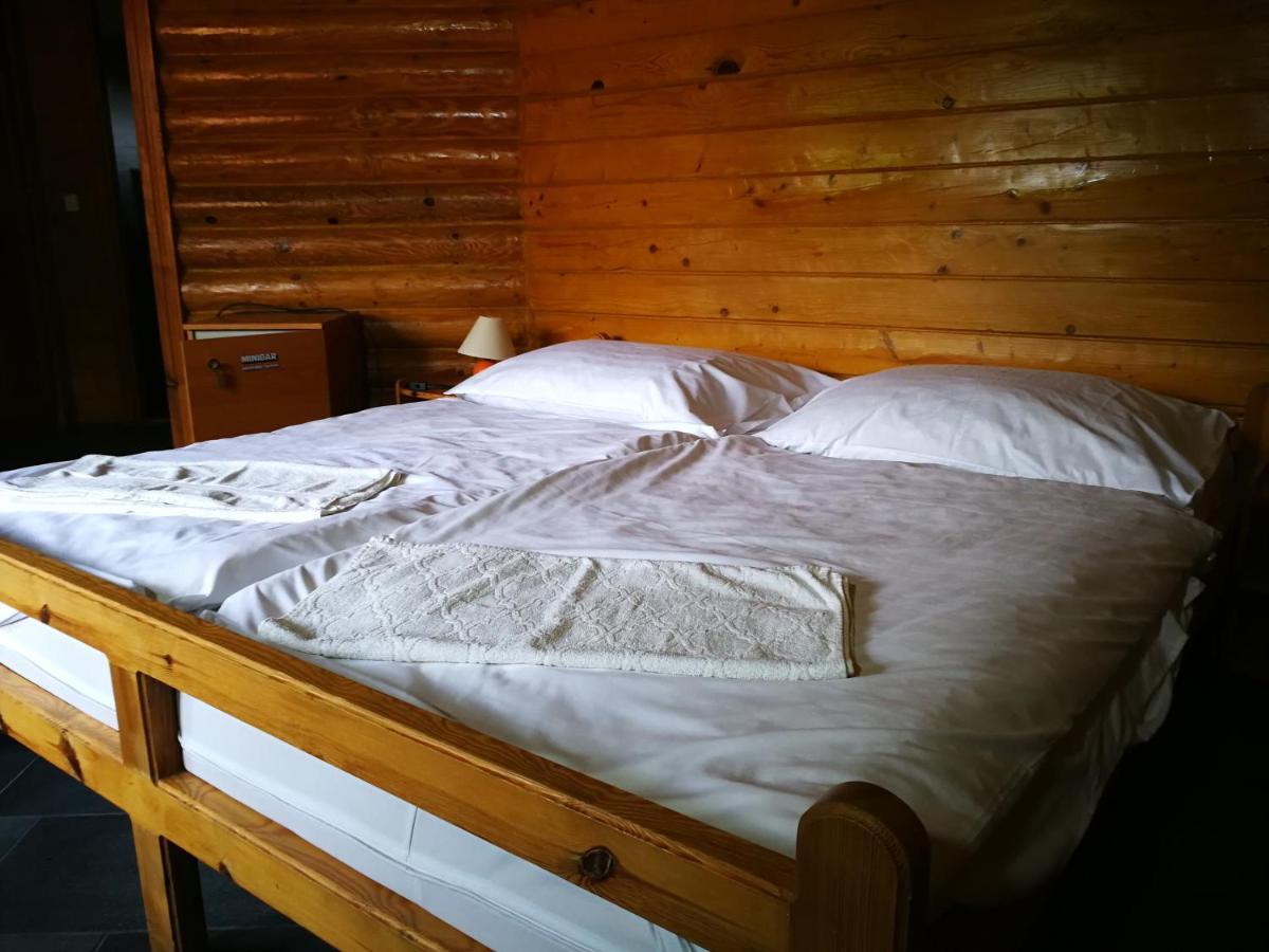 Hotel Tornyos Panzió és Étterem Mátrafüred Esterno foto